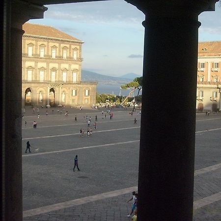 B&B Carolina Plebiscito R. Napoli Bagian luar foto