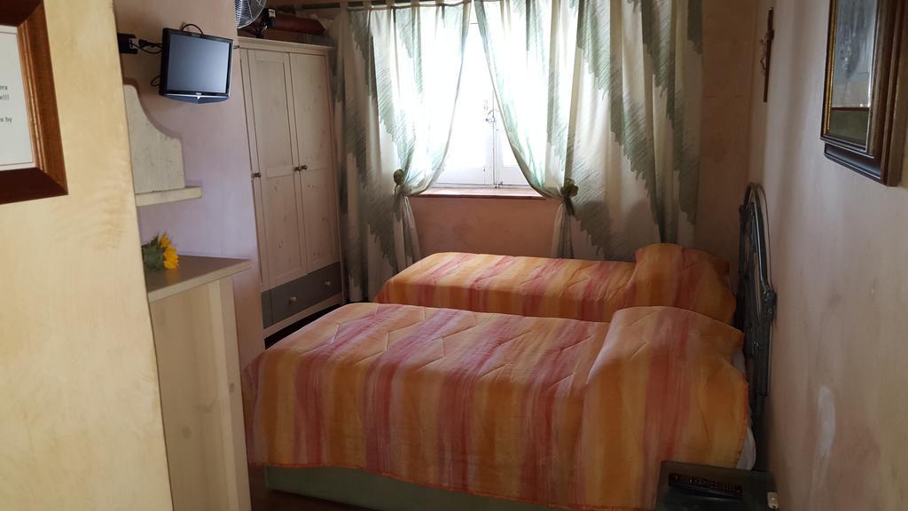 B&B Carolina Plebiscito R. Napoli Bagian luar foto