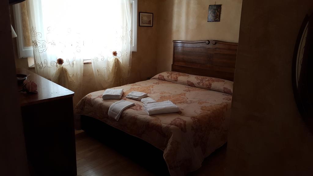 B&B Carolina Plebiscito R. Napoli Bagian luar foto