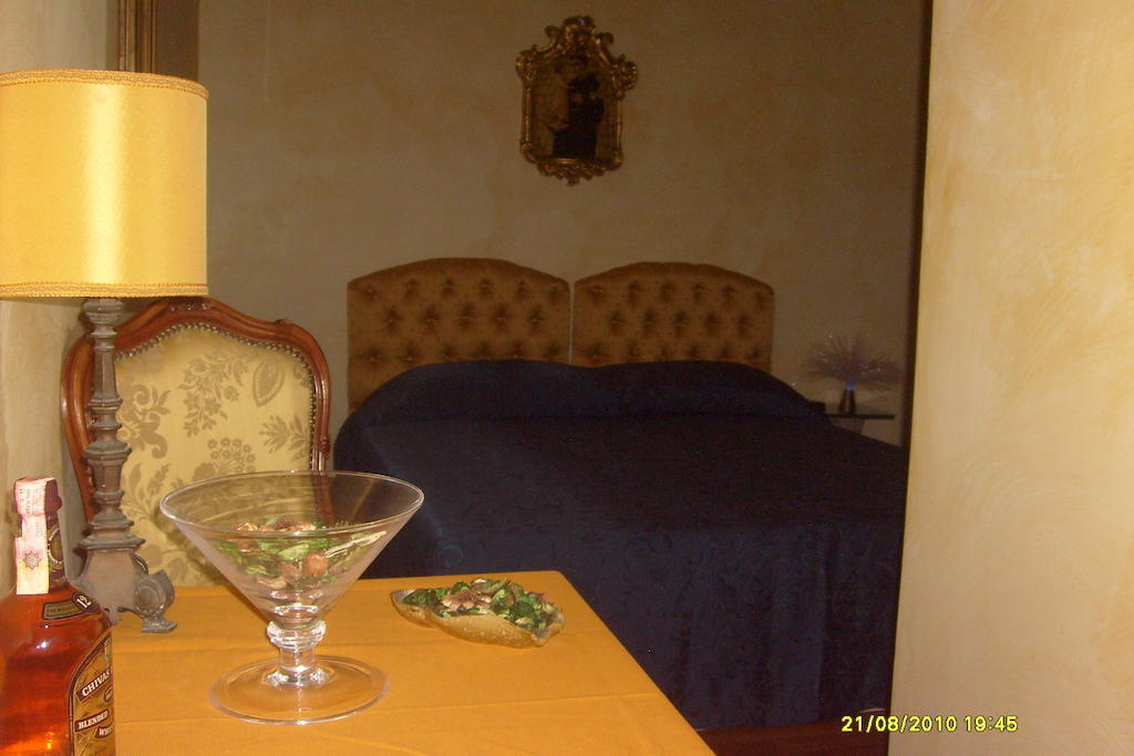 B&B Carolina Plebiscito R. Napoli Ruang foto
