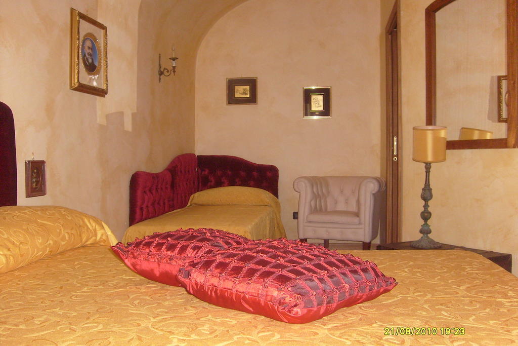 B&B Carolina Plebiscito R. Napoli Ruang foto