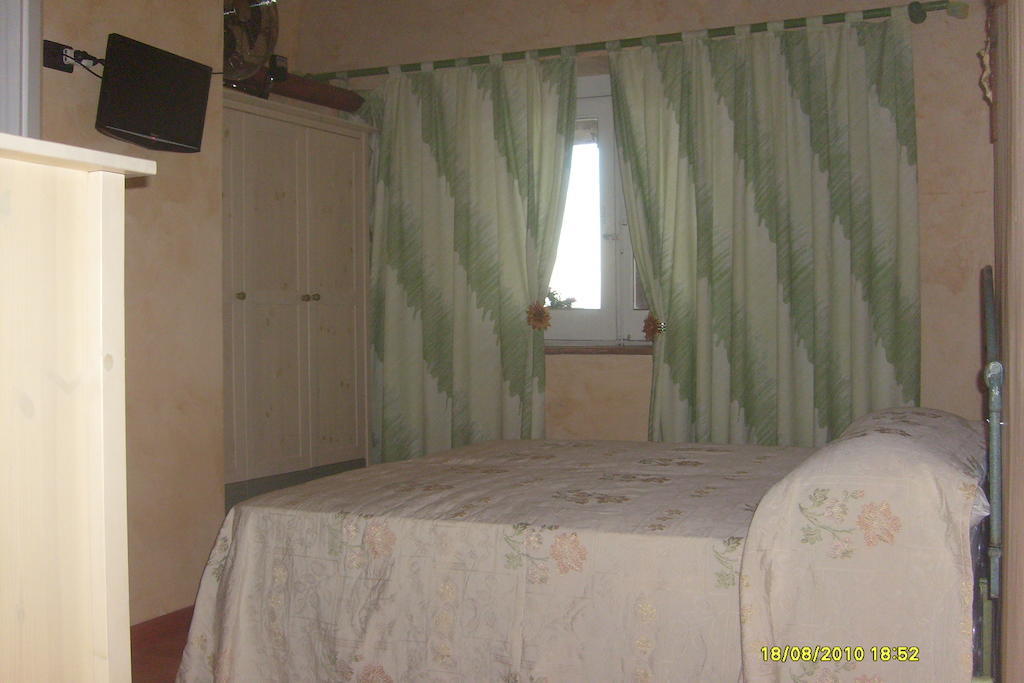 B&B Carolina Plebiscito R. Napoli Ruang foto