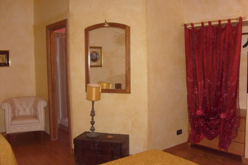 B&B Carolina Plebiscito R. Napoli Bagian luar foto