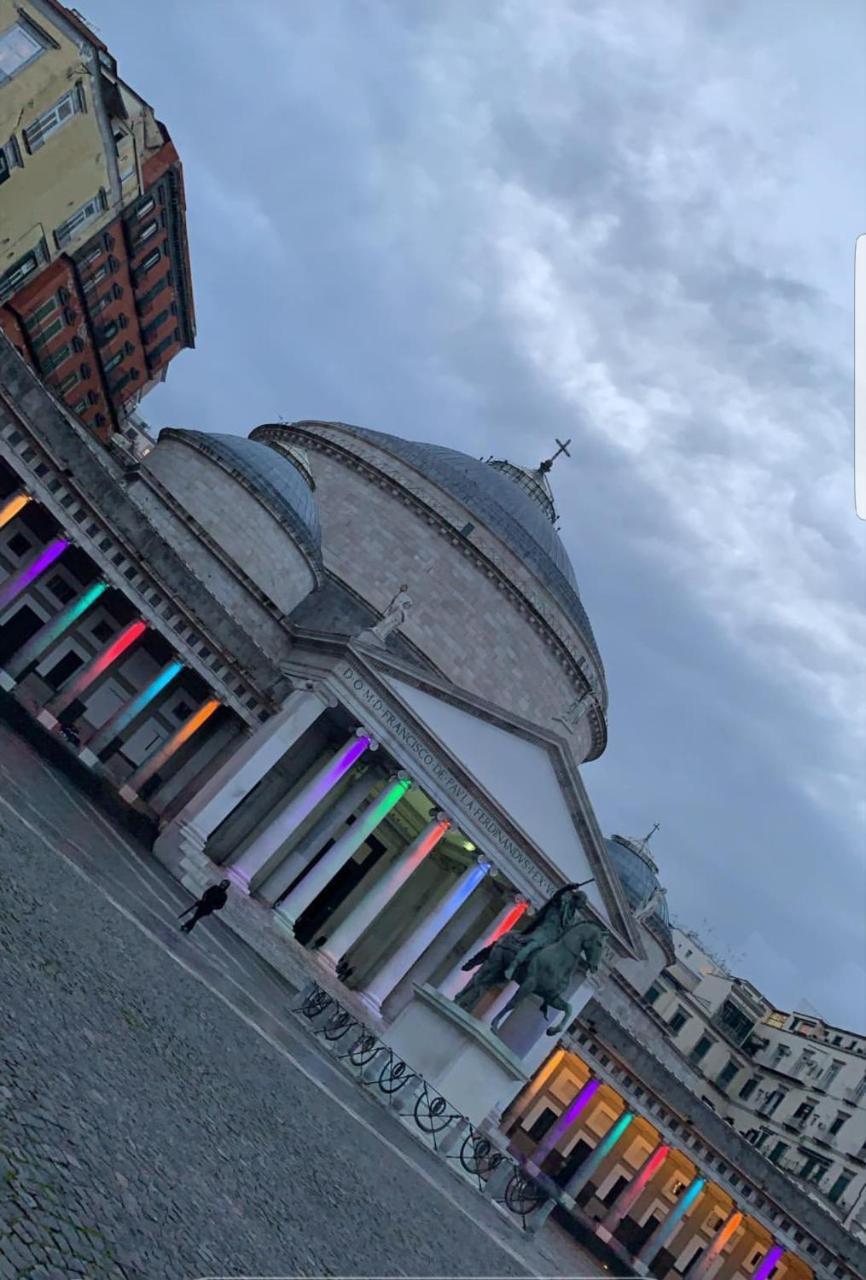 B&B Carolina Plebiscito R. Napoli Bagian luar foto