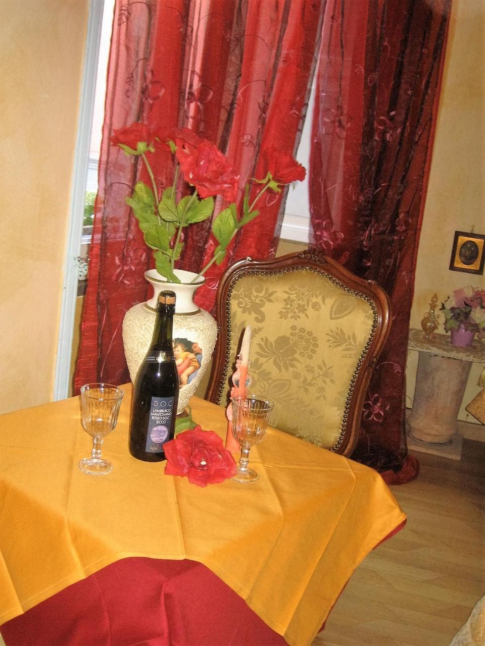 B&B Carolina Plebiscito R. Napoli Bagian luar foto
